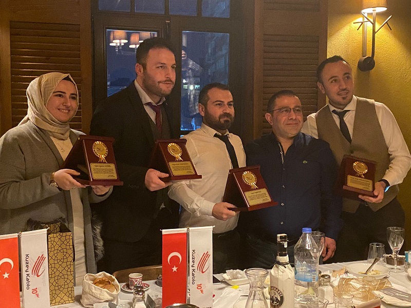 Akşam Yemeği ve Toplantı